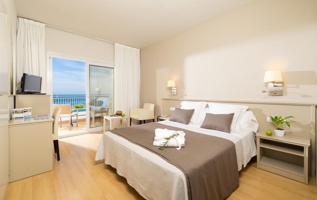 Hotel & Spa Terraza 4 Sup โรเซส ภายนอก รูปภาพ
